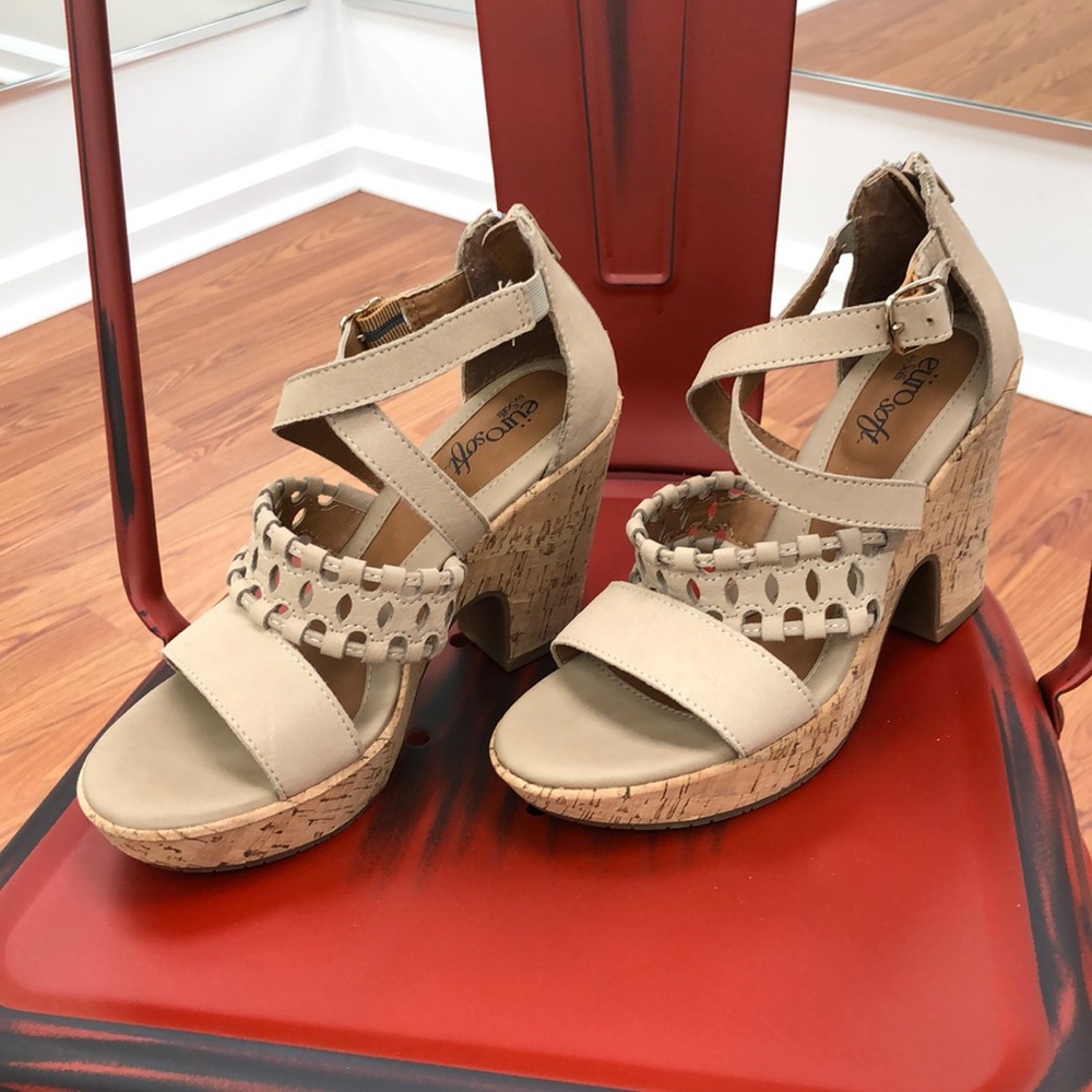 Cute cork style sandals.